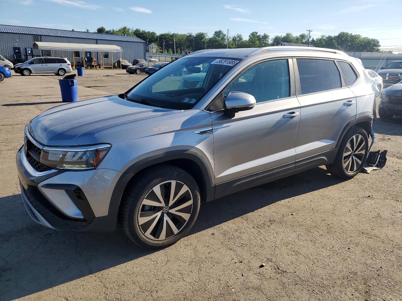 Salvage Volkswagen Taos Image