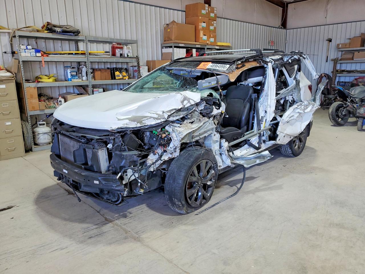 Salvage Hyundai SANTA FE Image
