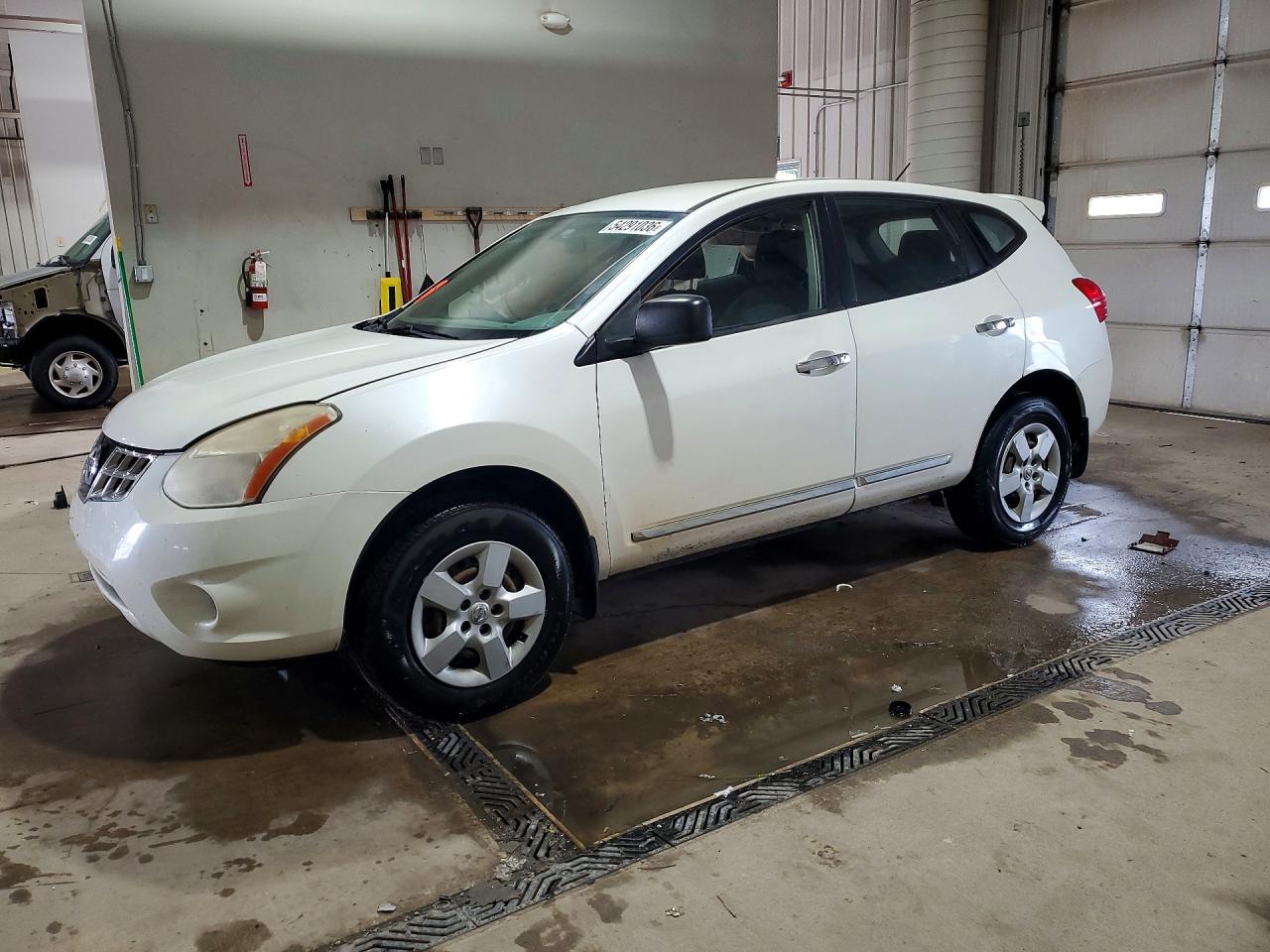 Salvage Nissan Rogue Image