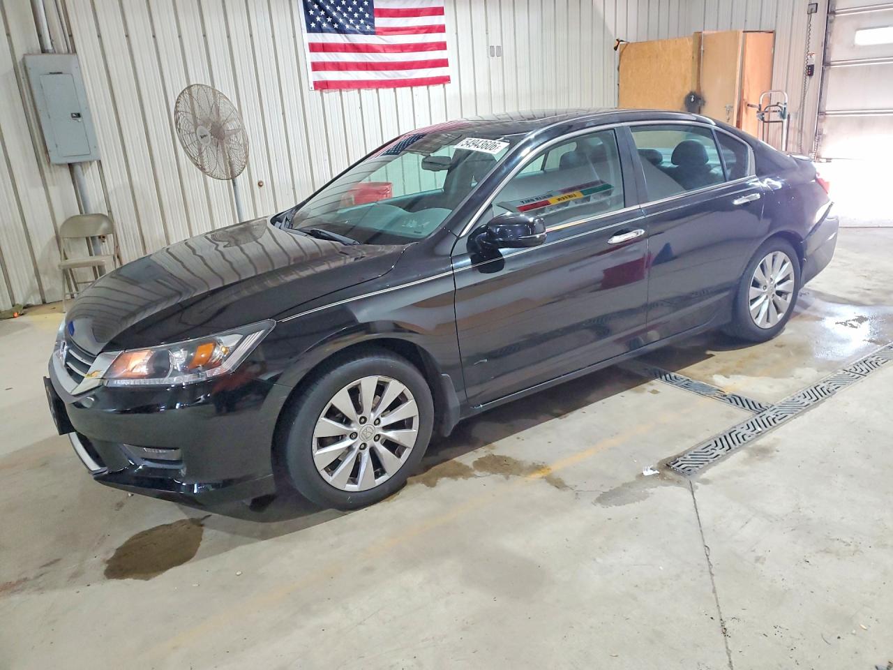 Salvage Honda Accord Image