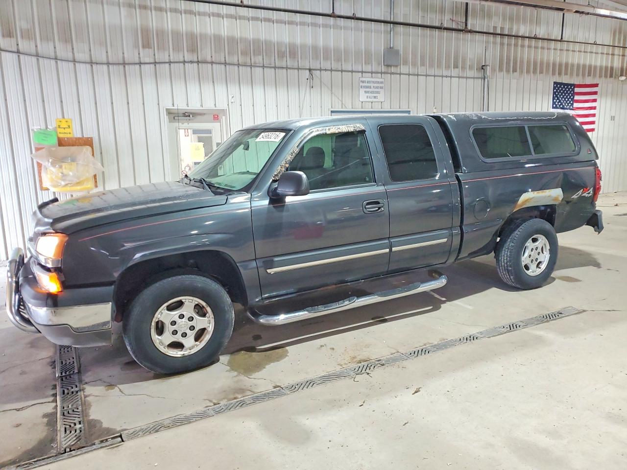 Salvage Chevrolet Silverado Image