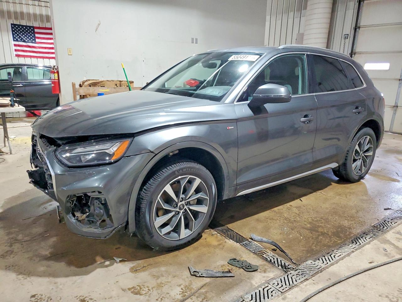 Salvage Audi Q5 Image