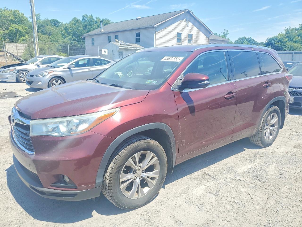 Salvage Toyota Highlander Image