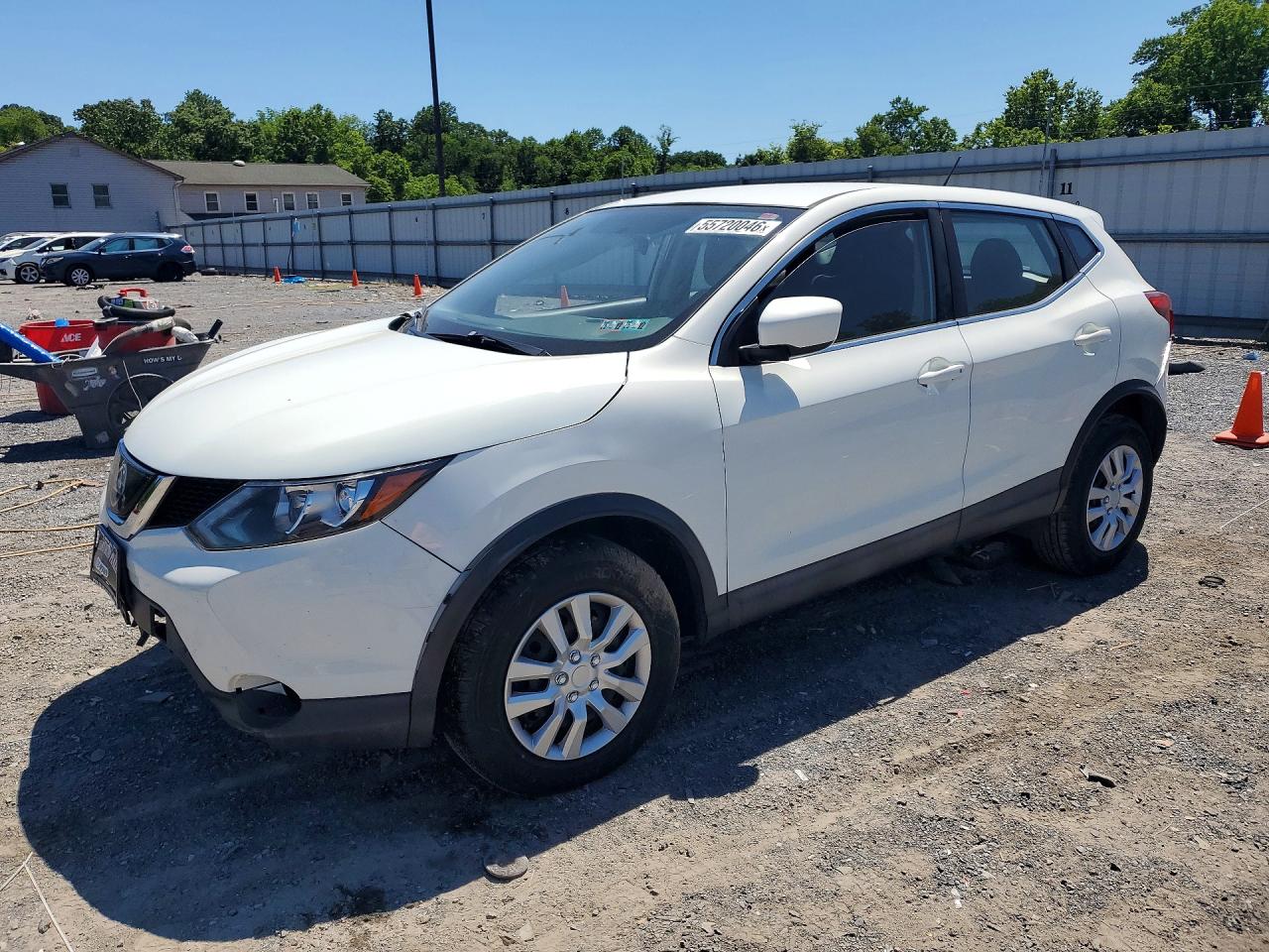 Salvage Nissan Rogue Image