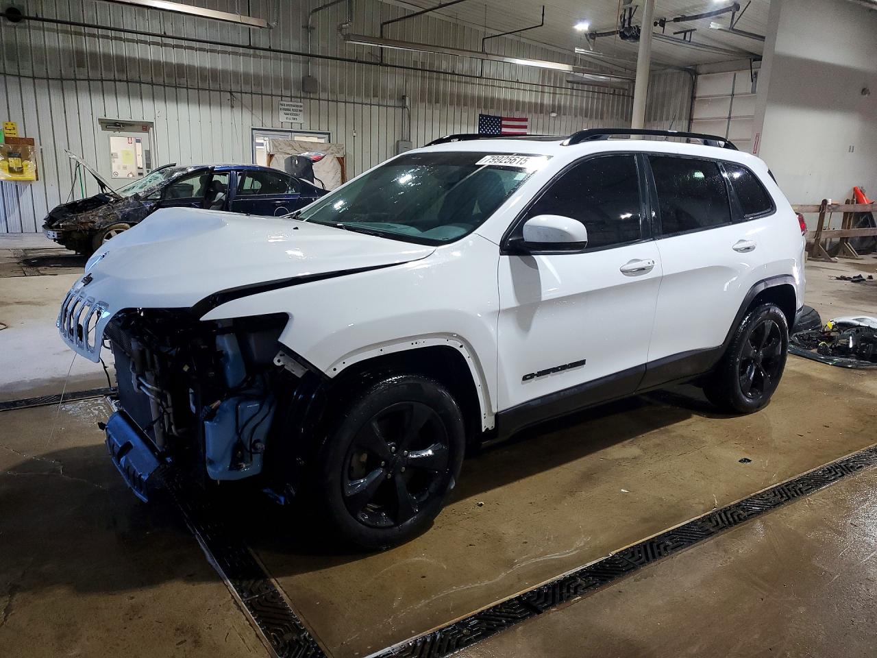 Salvage Jeep Cherokee Image