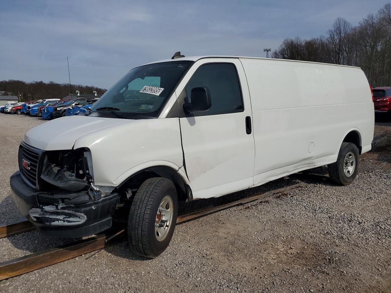 Salvage GMC Savana Image