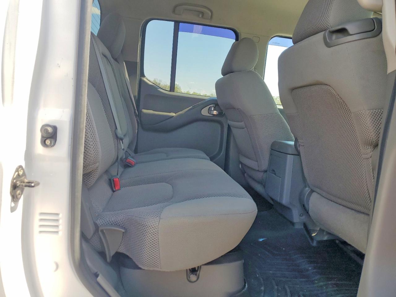 Nissan Frontier Se