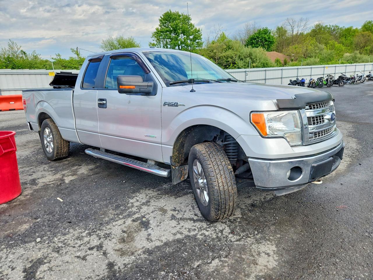 Ford F-150 Super Cab