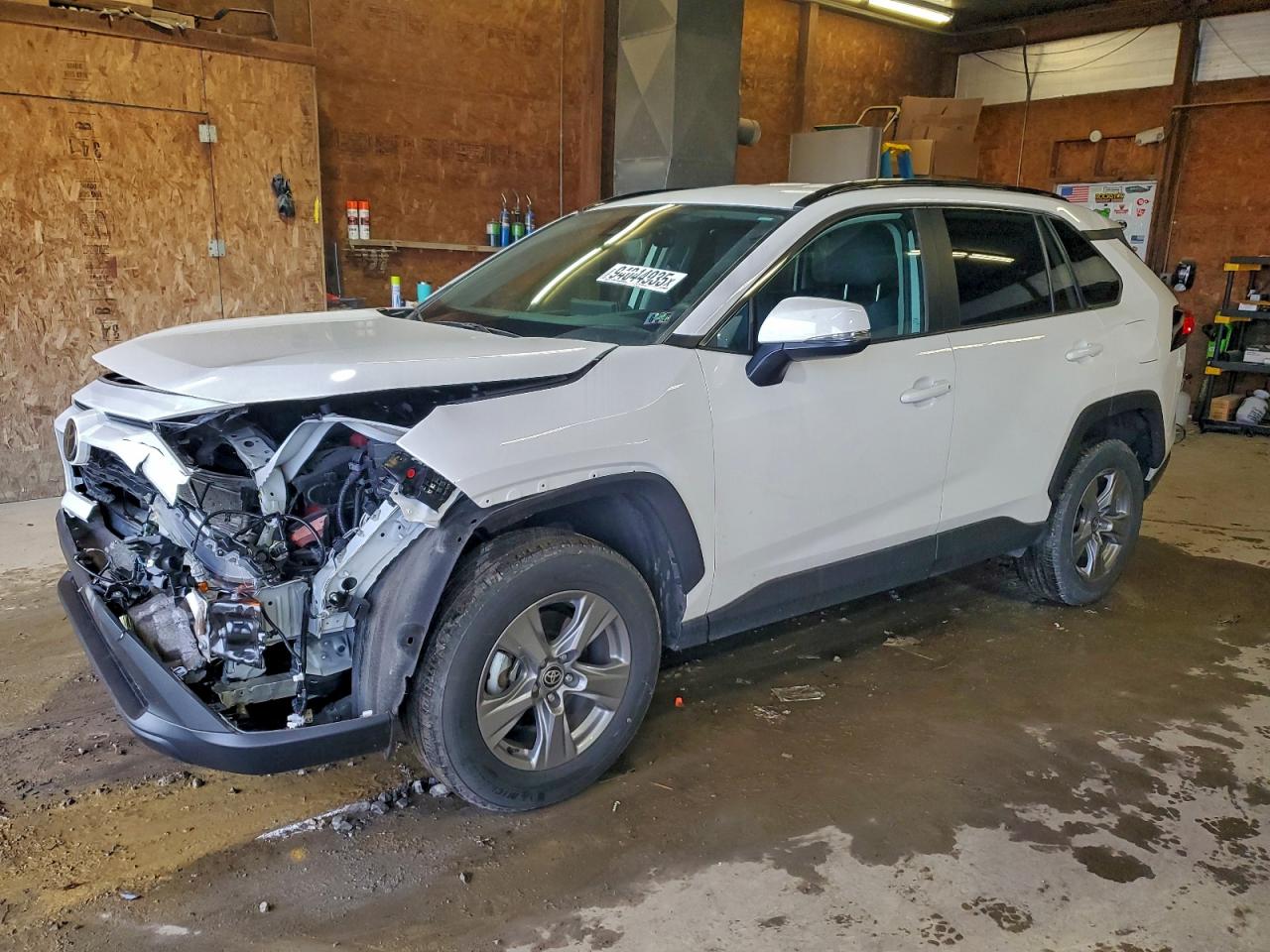 Salvage Toyota RAV4 Image
