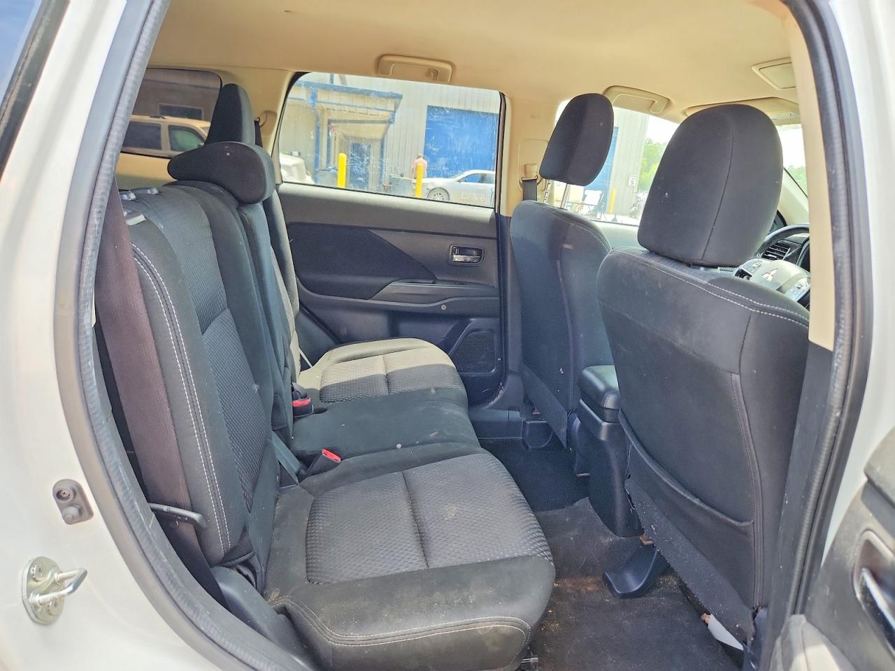 Mitsubishi Outlander Se
