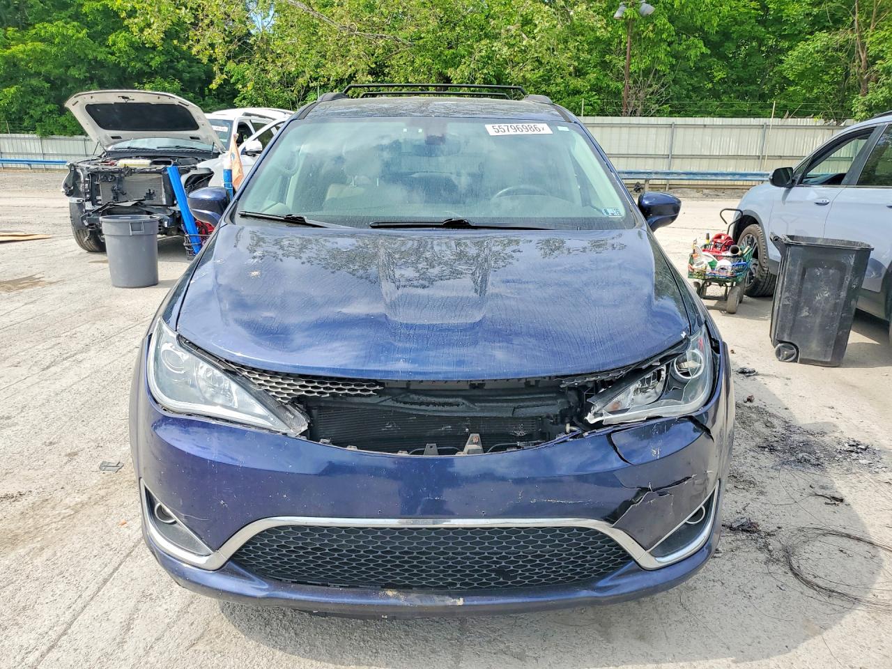 Chrysler Pacifica Touring L