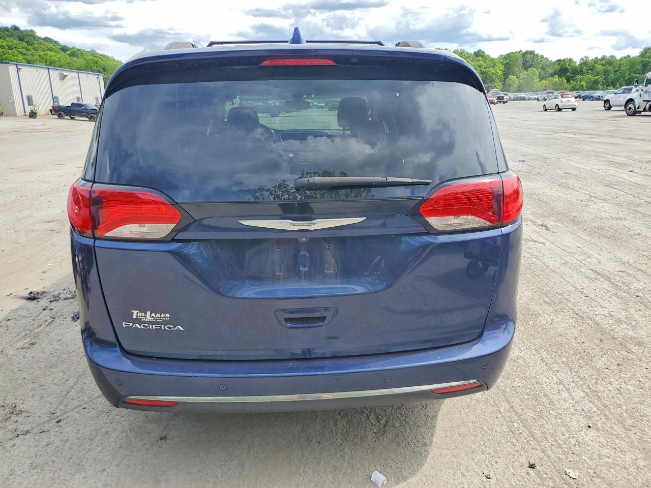 Chrysler Pacifica Touring L