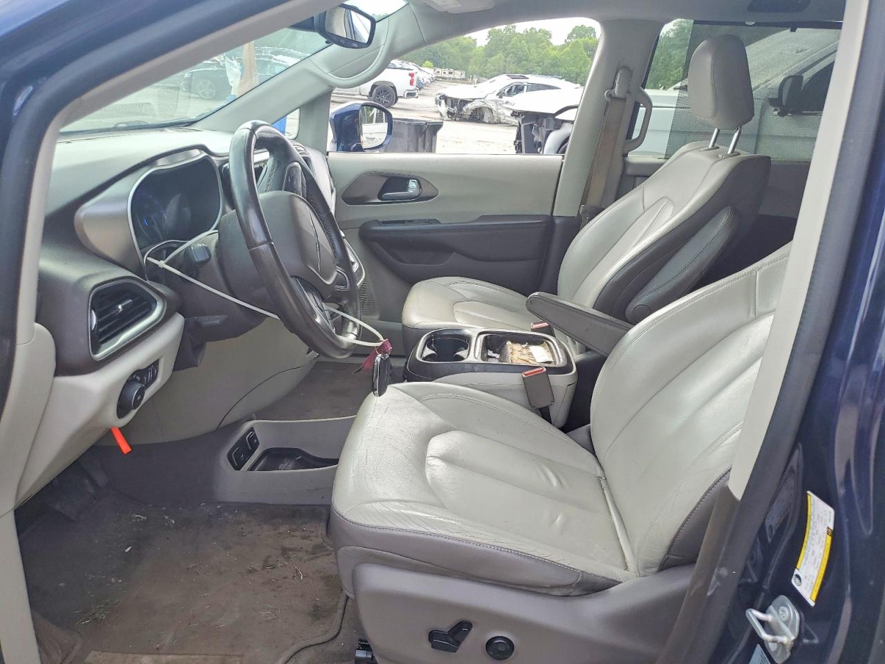 Chrysler Pacifica Touring L