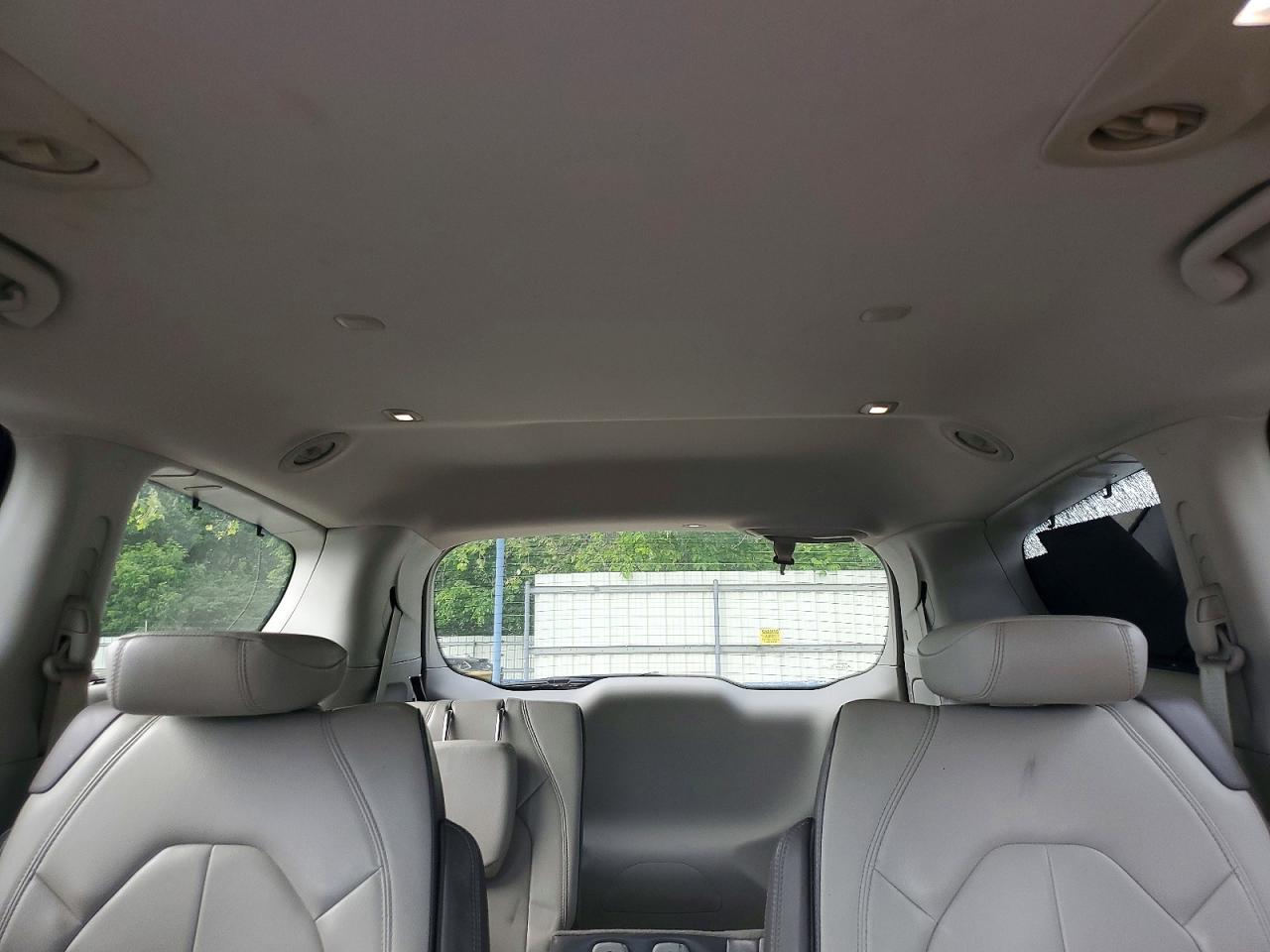 Chrysler Pacifica Touring L