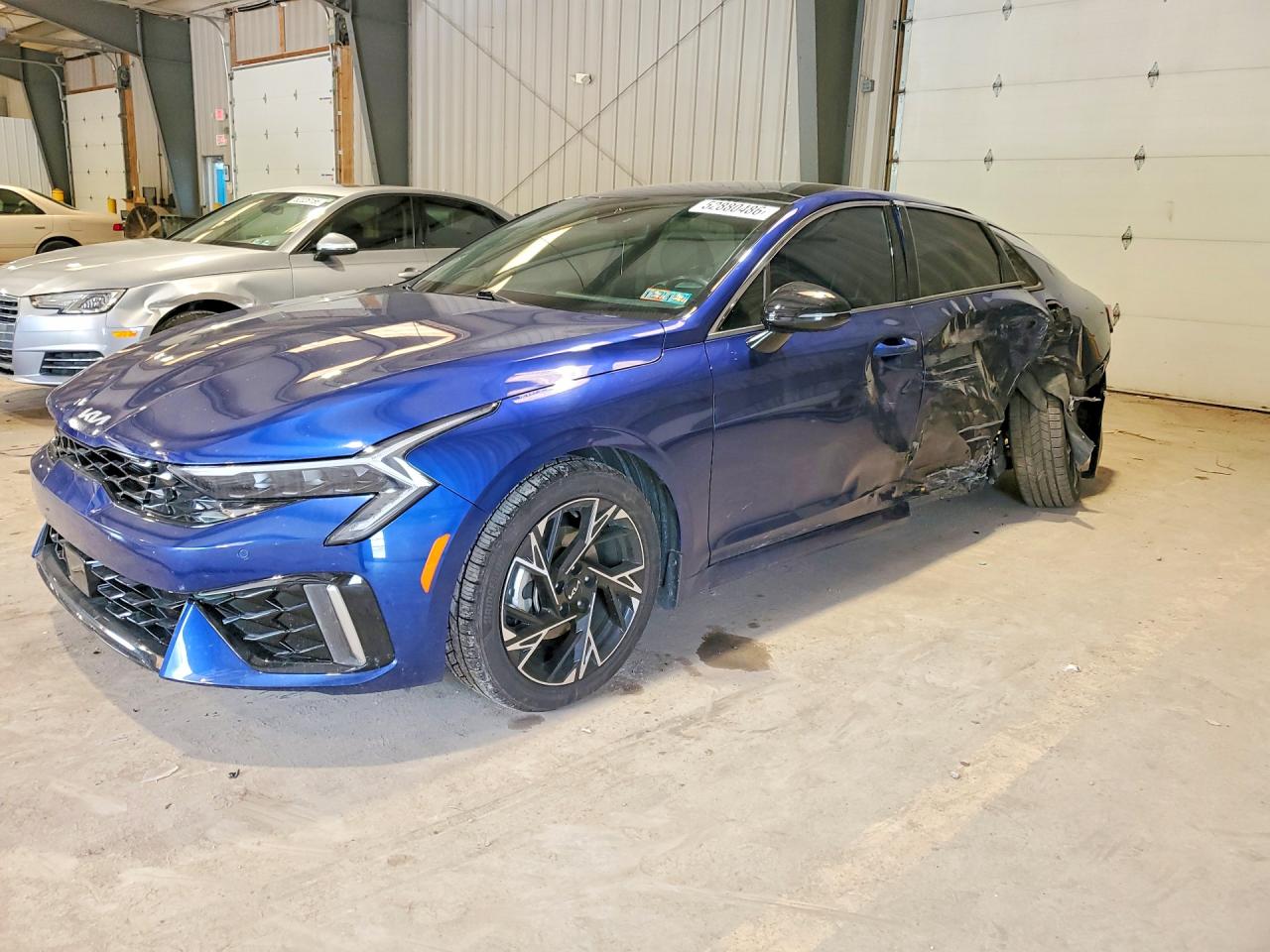 Salvage Kia K5 Image