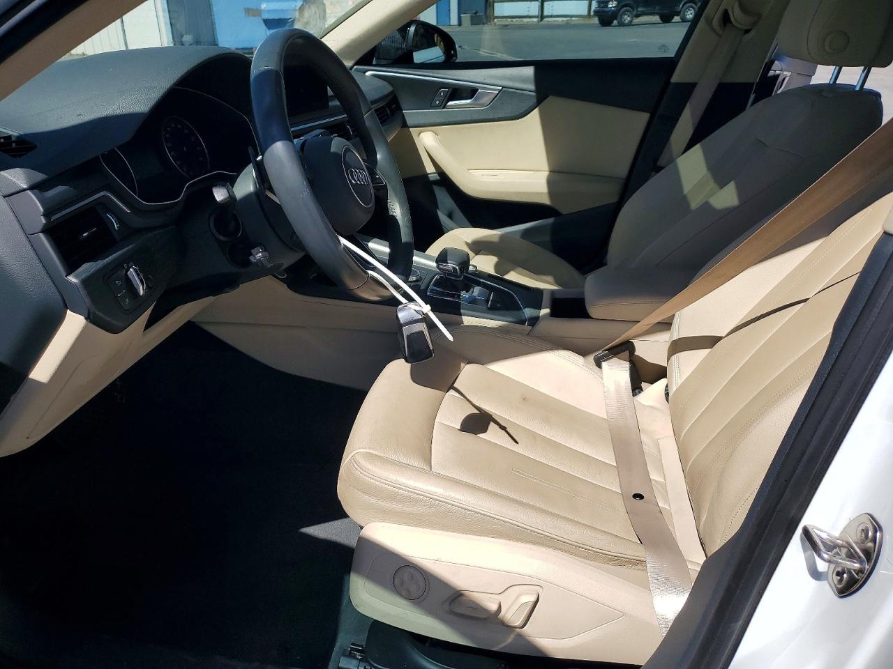 Audi A4 Premium