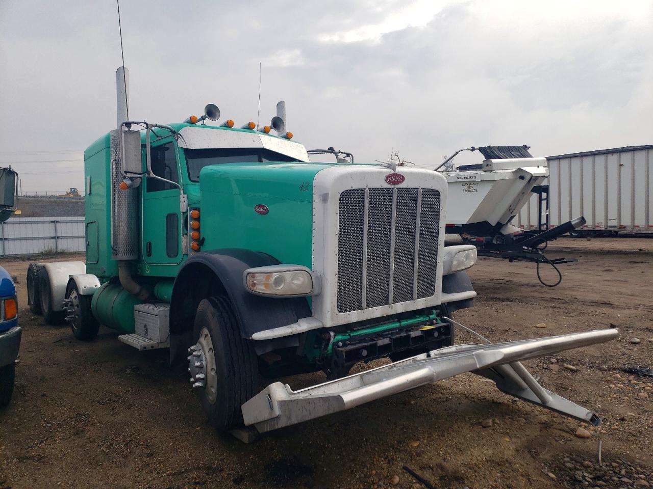 Salvage Peterbilt 389 Image