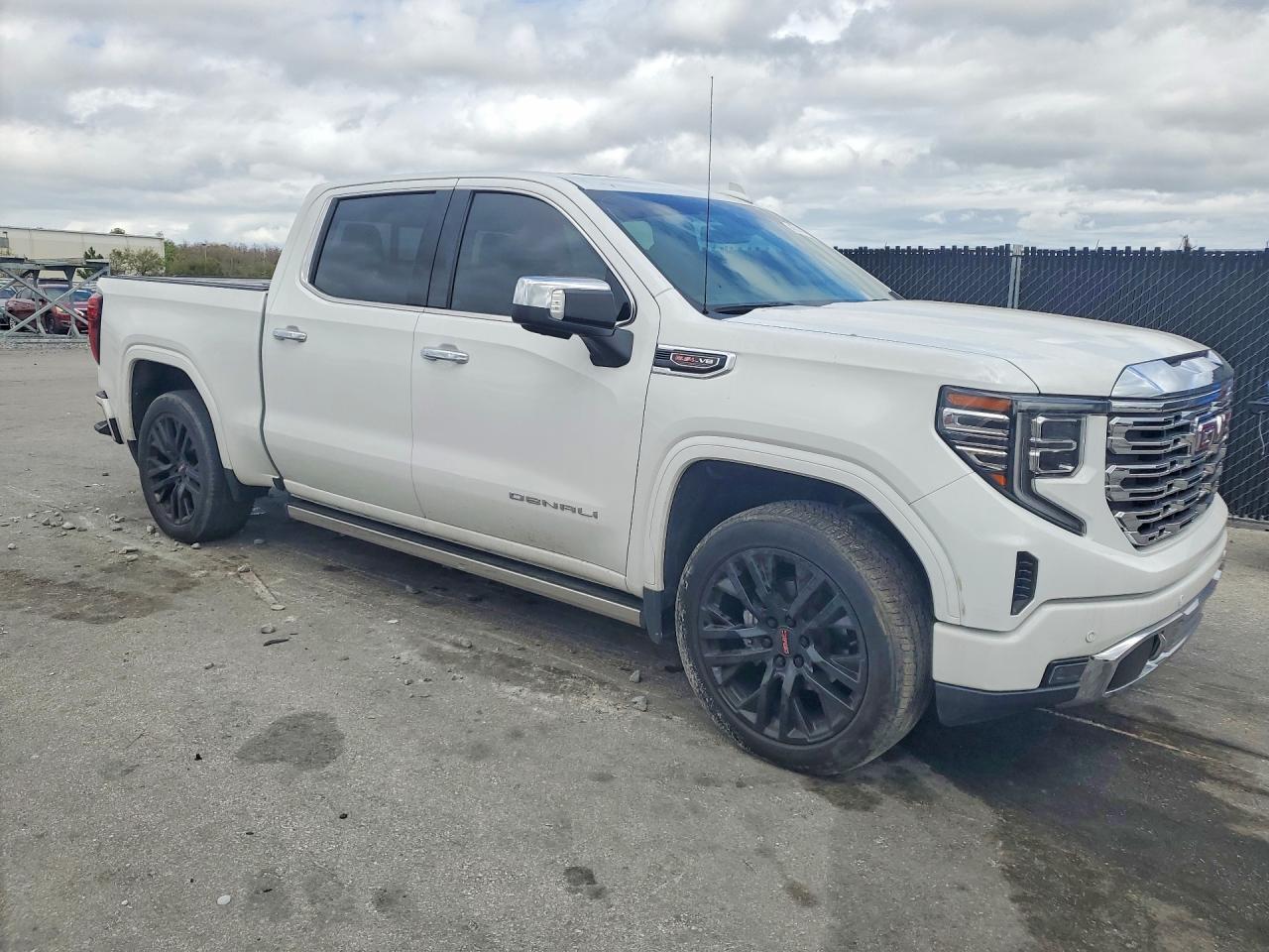 GMC Sierra K1500 Denali