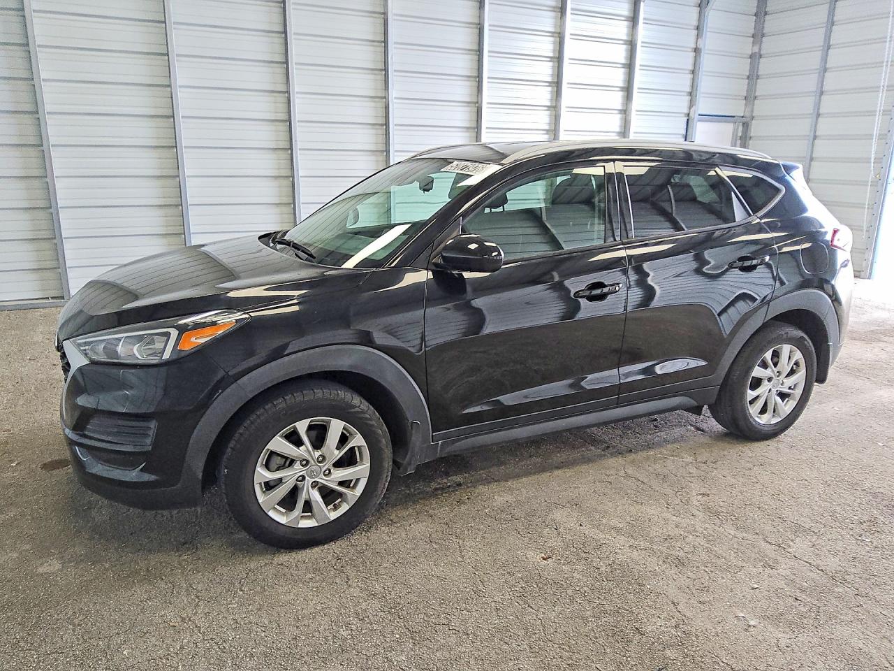 Salvage Hyundai TUCSON Image