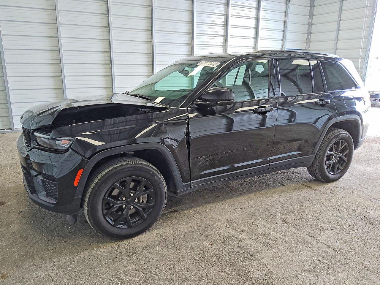 Salvage Jeep Cherokee Image