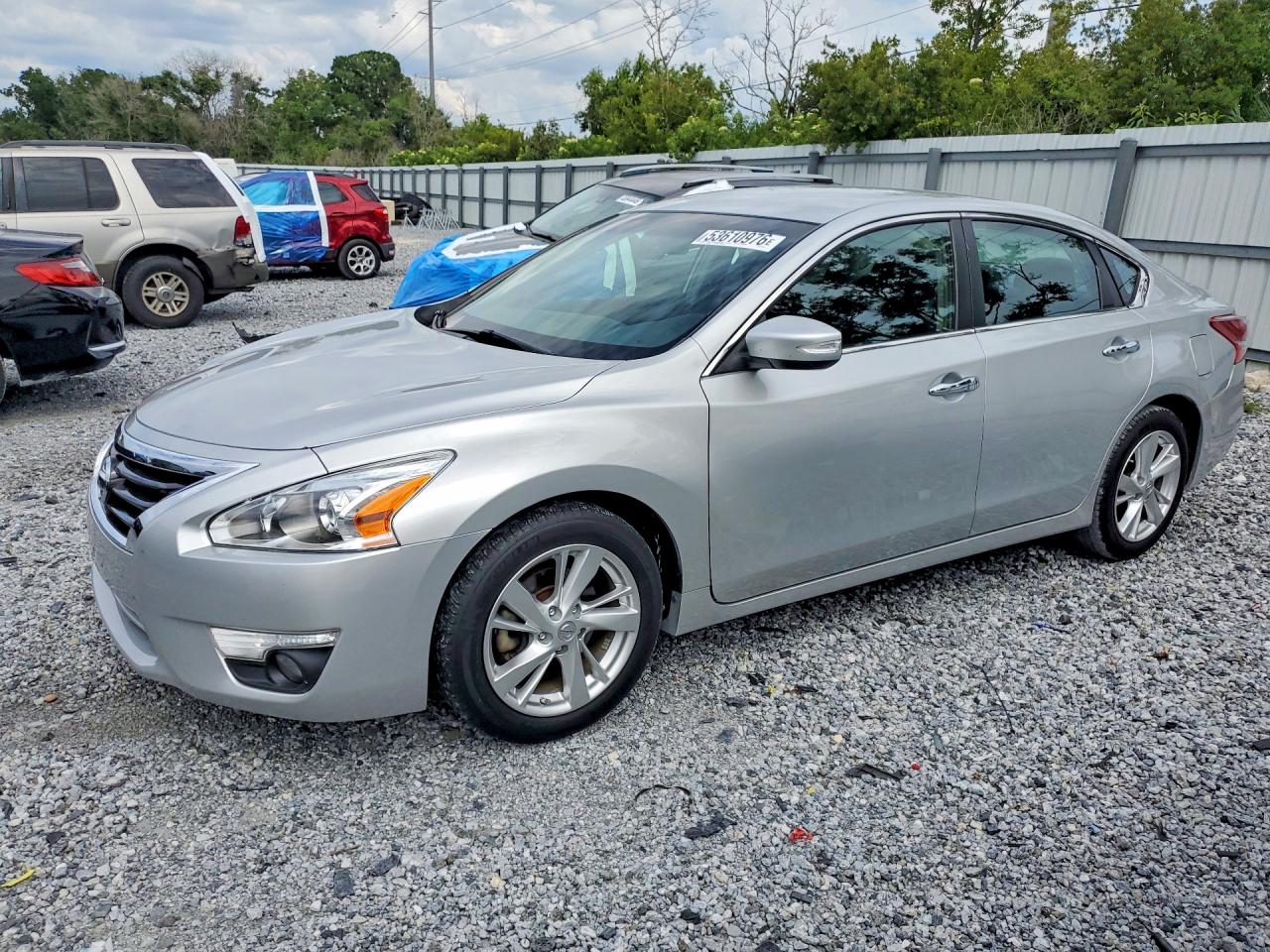 Salvage Nissan Altima Image