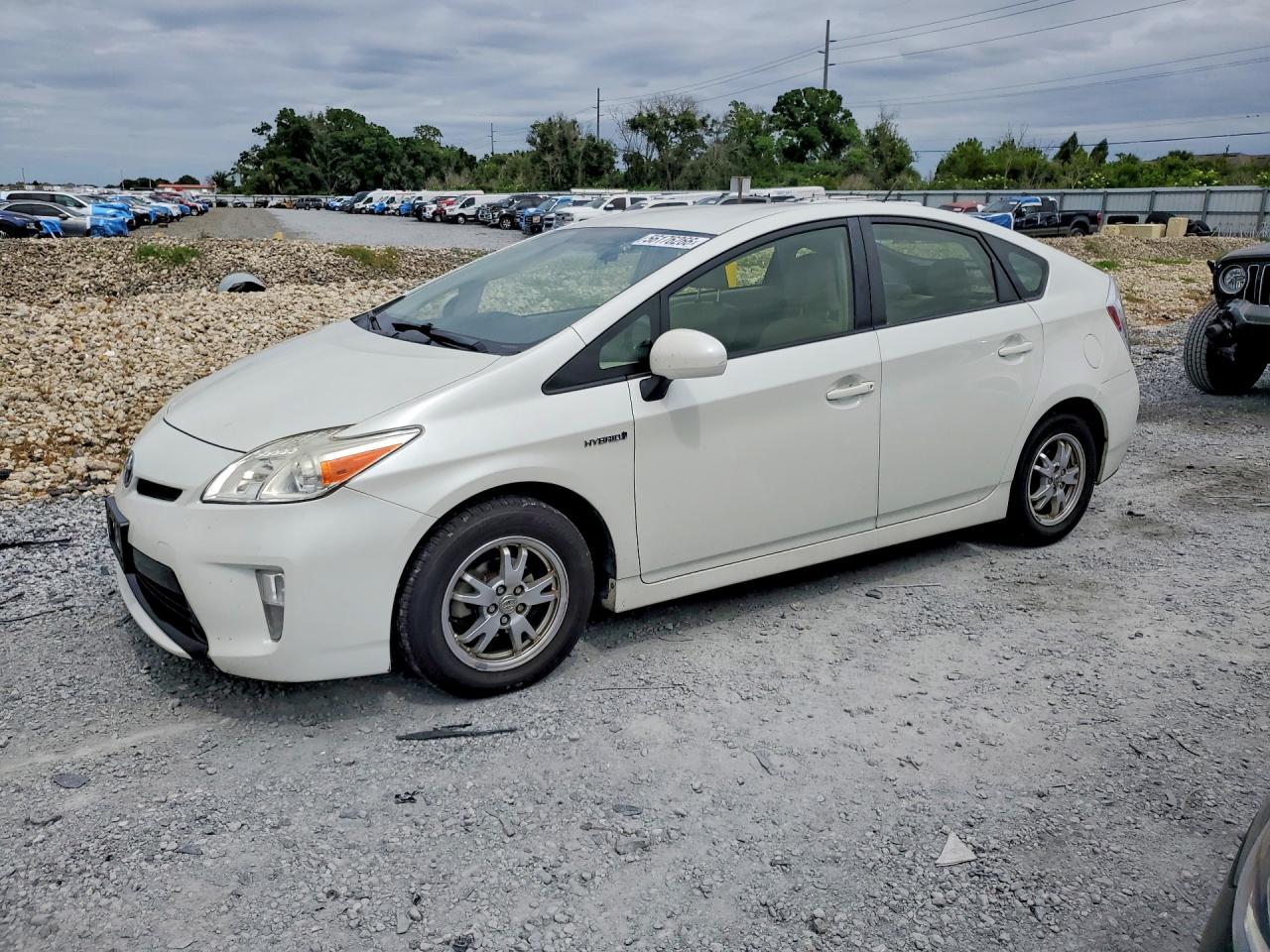 Salvage Toyota Prius Image