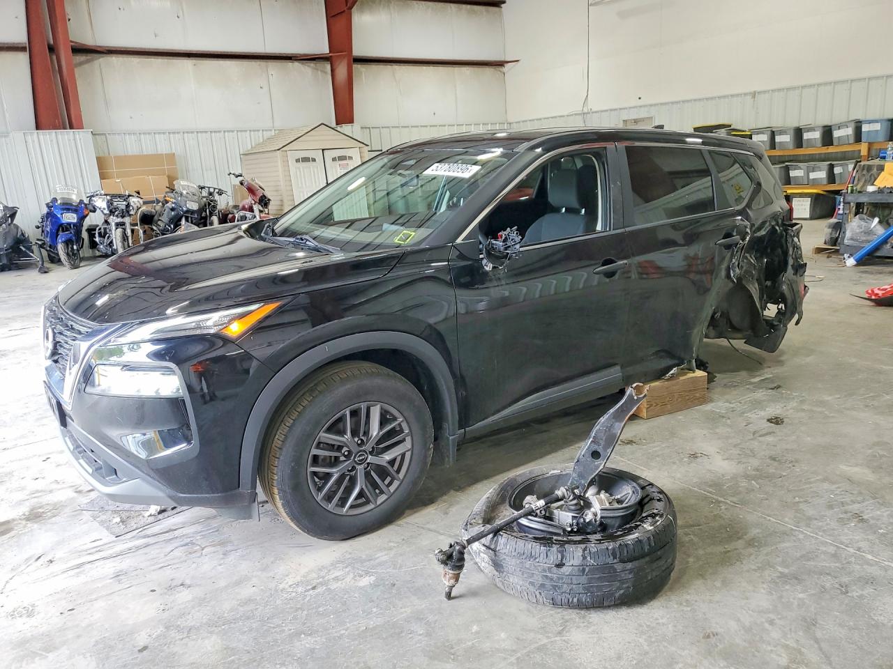 Salvage Nissan Rogue Image