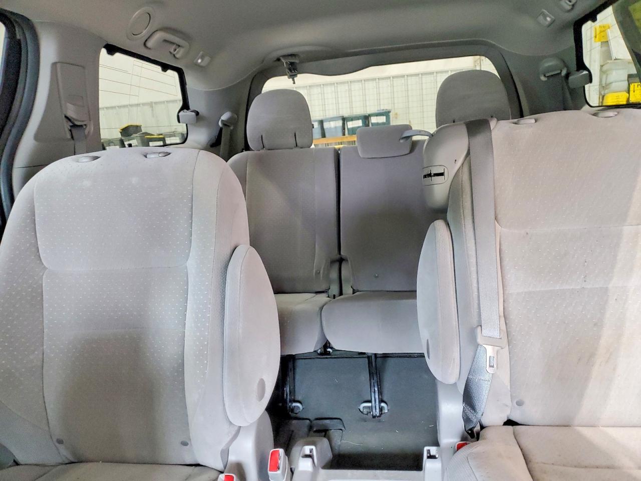 Toyota Sienna Lece