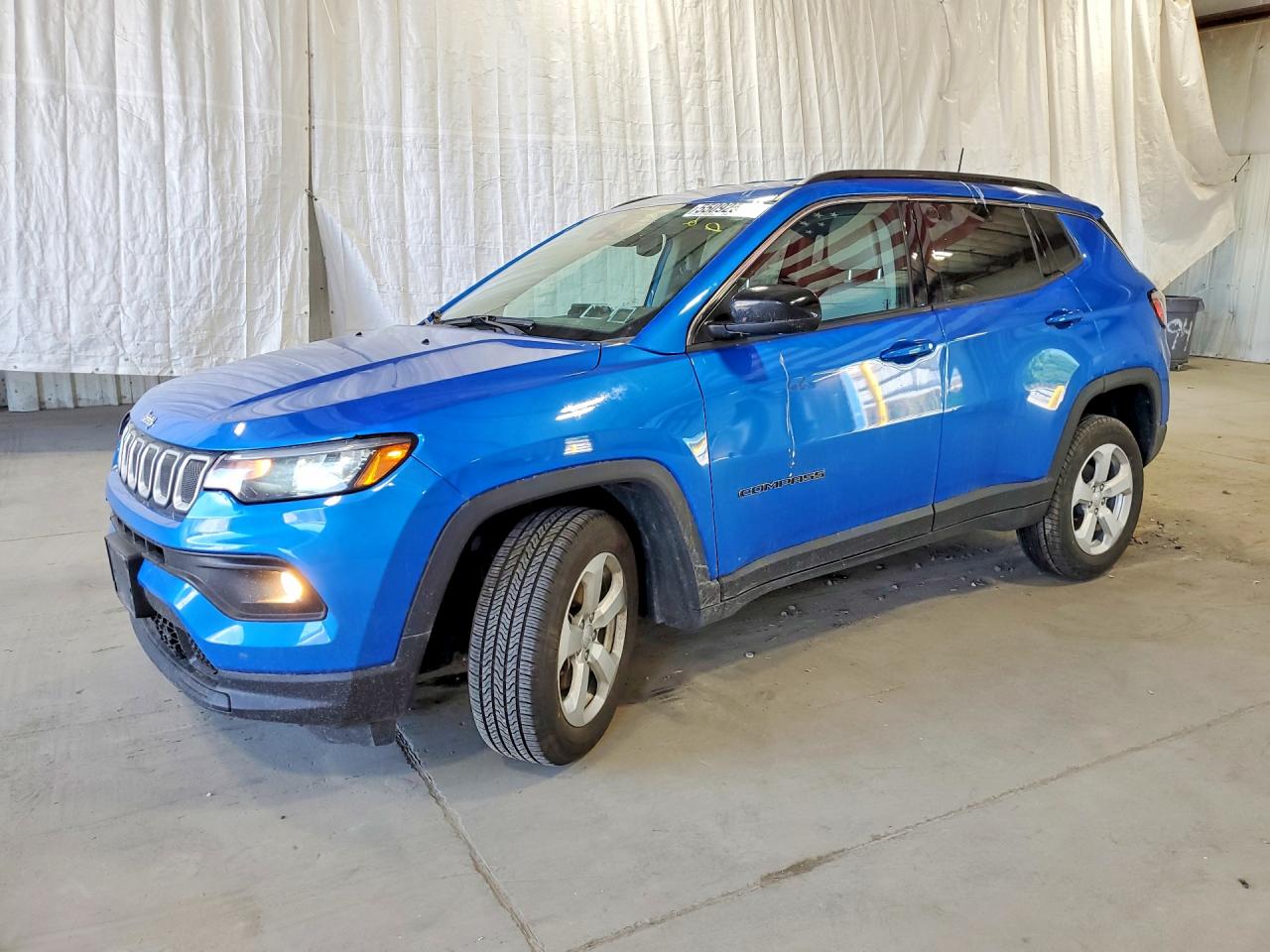Salvage Jeep Compass Image