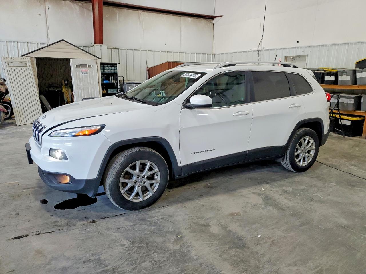 Salvage Jeep Cherokee Image