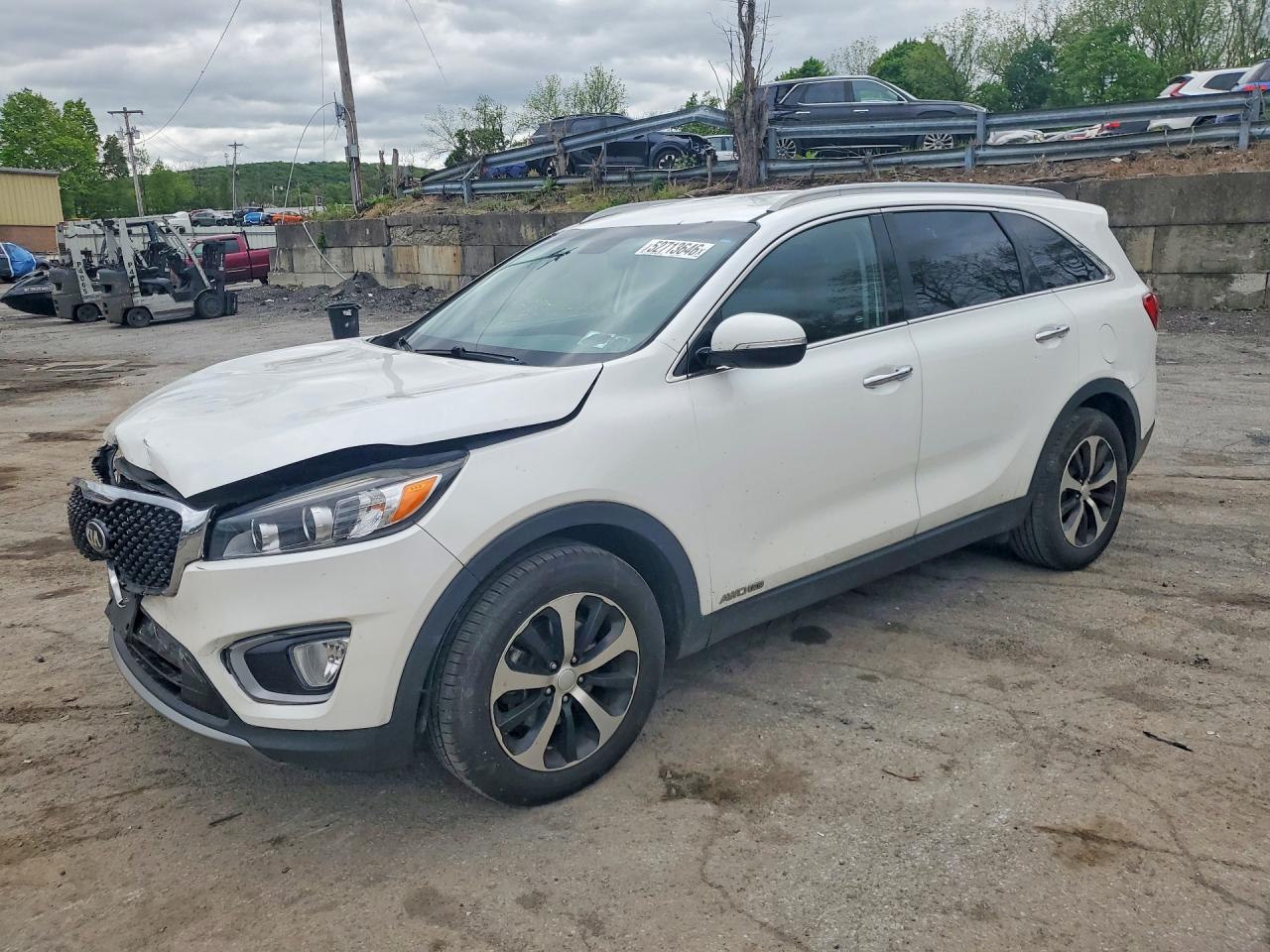 Salvage Kia Sorento Image