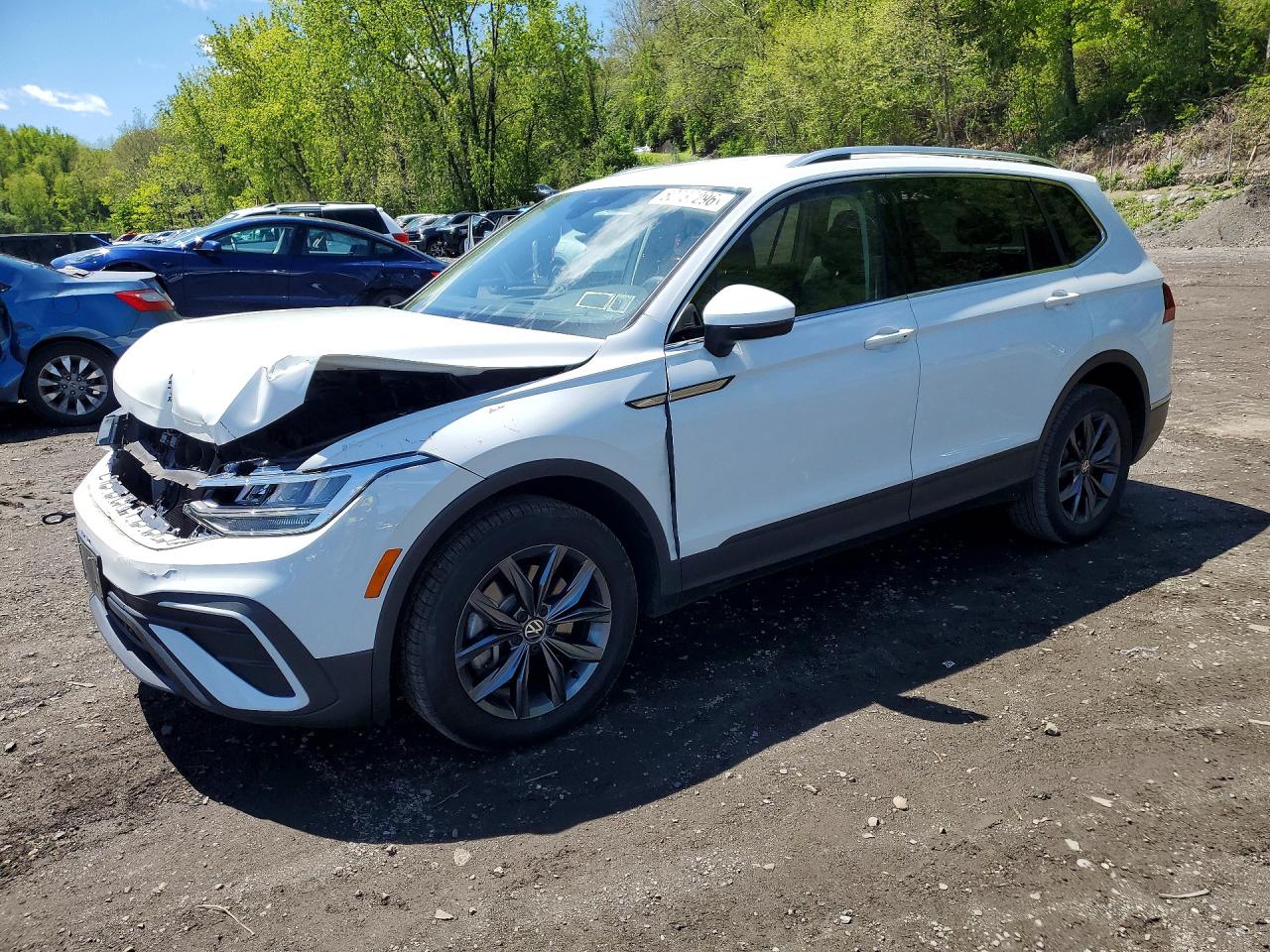 Salvage Volkswagen Tiguan Image