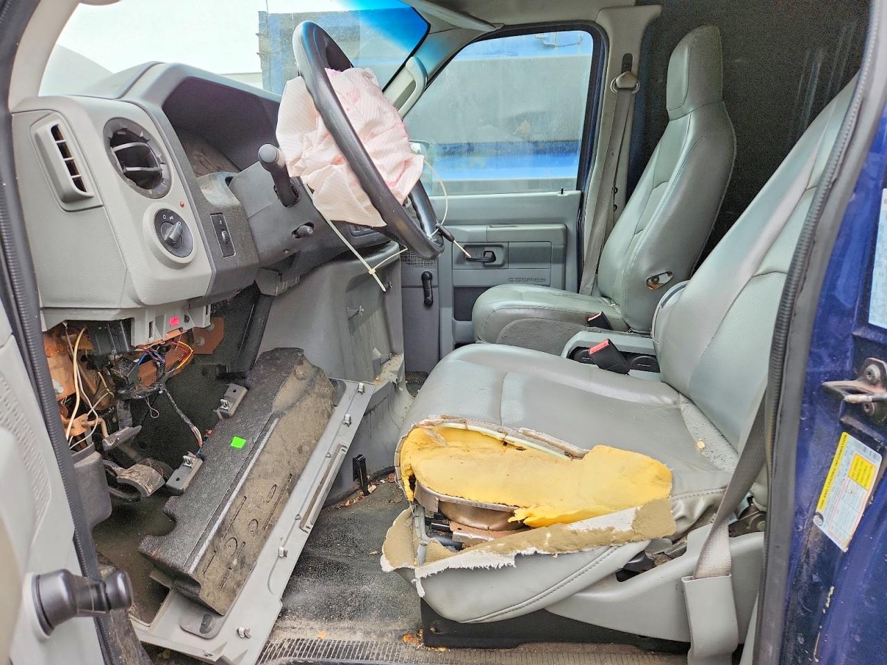 Ford Econoline E250 Van