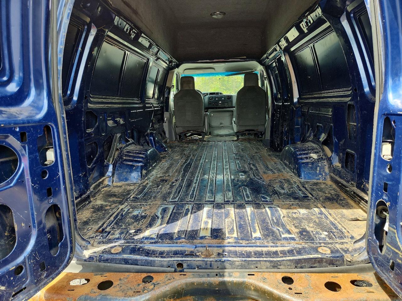 Ford Econoline E250 Van