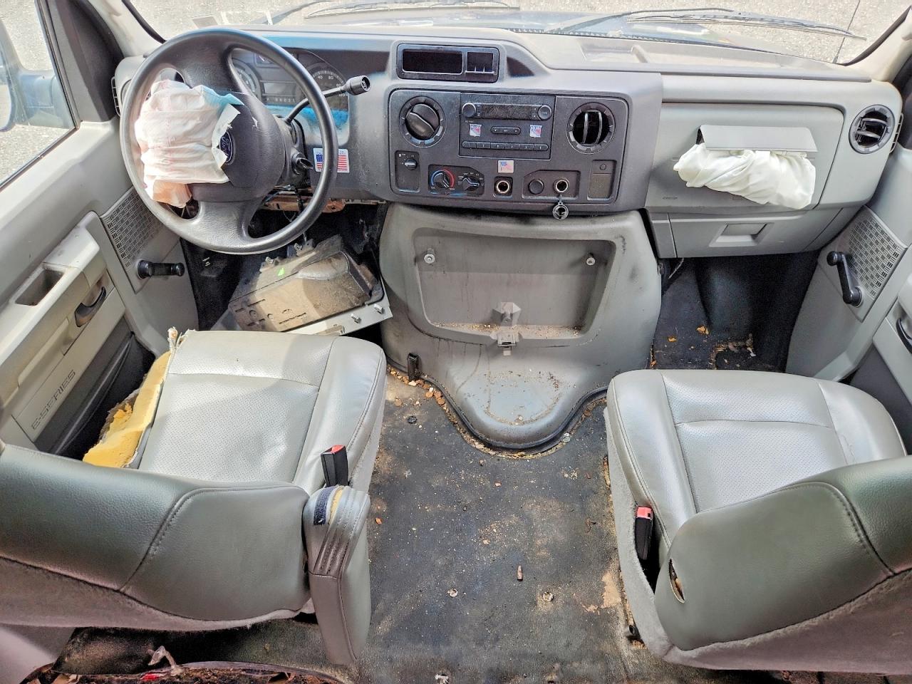 Ford Econoline E250 Van