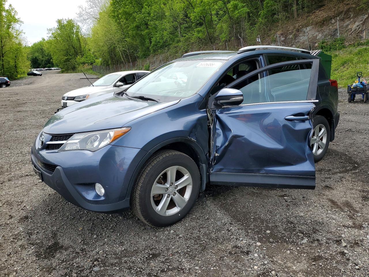 Salvage Toyota RAV4 Image