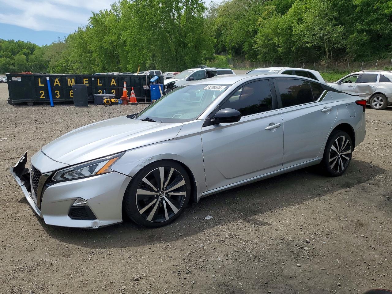 Salvage Nissan Altima Image