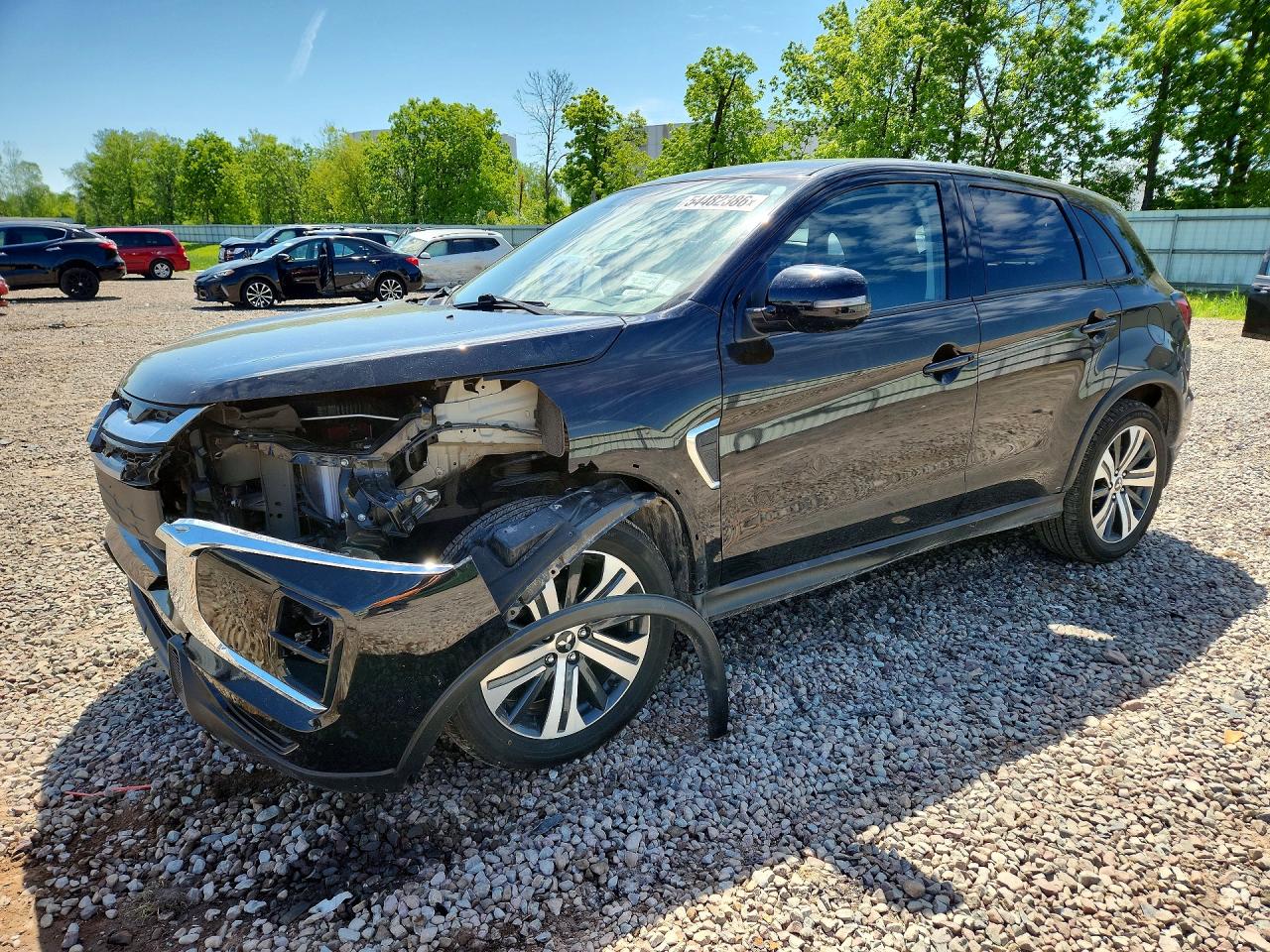 Salvage Mitsubishi Outlander Image