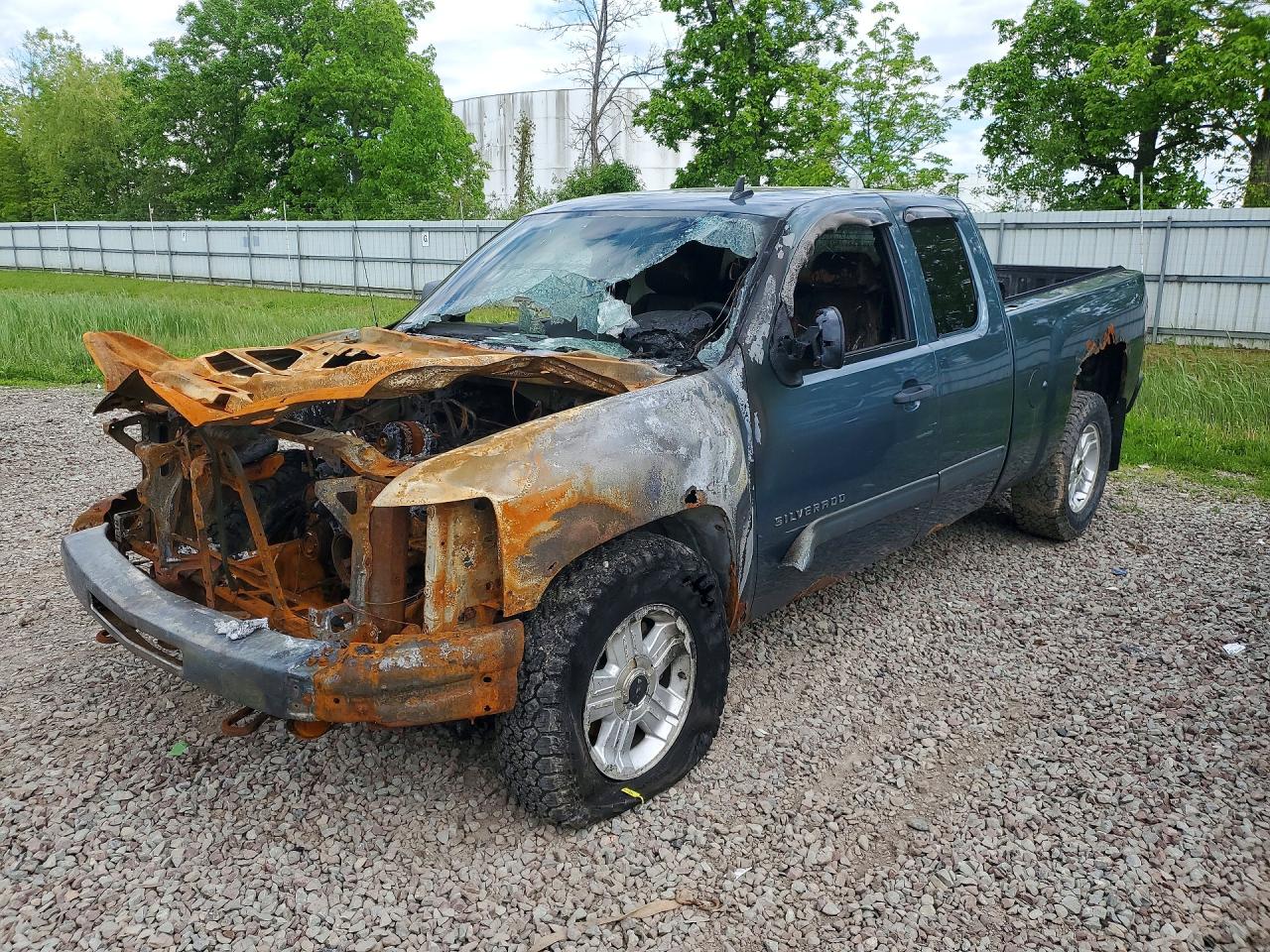 Salvage Chevrolet Silverado Image