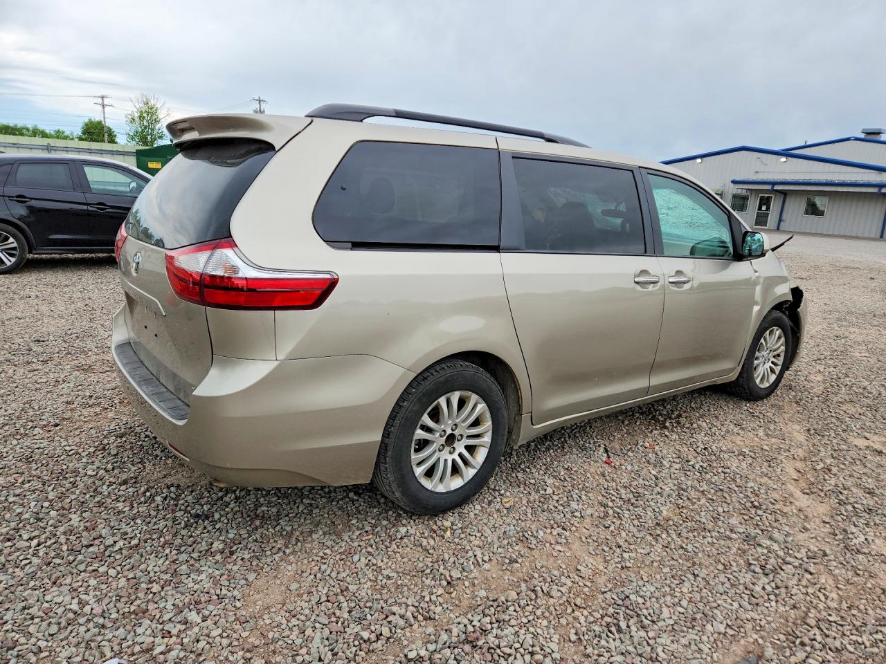 Toyota Sienna Xle 8-passenger