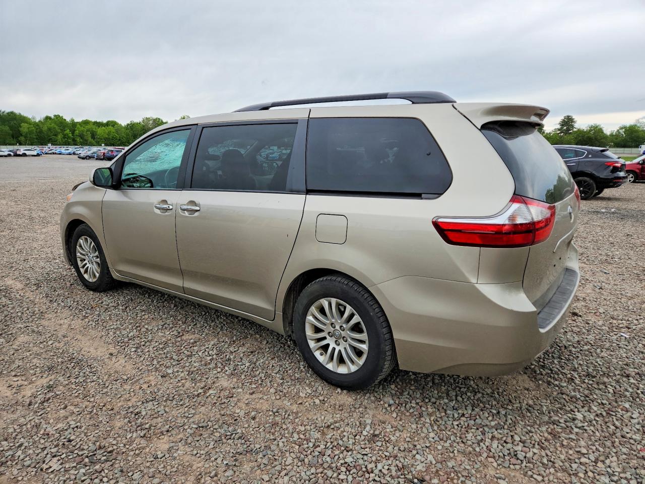 Toyota Sienna Xle 8-passenger