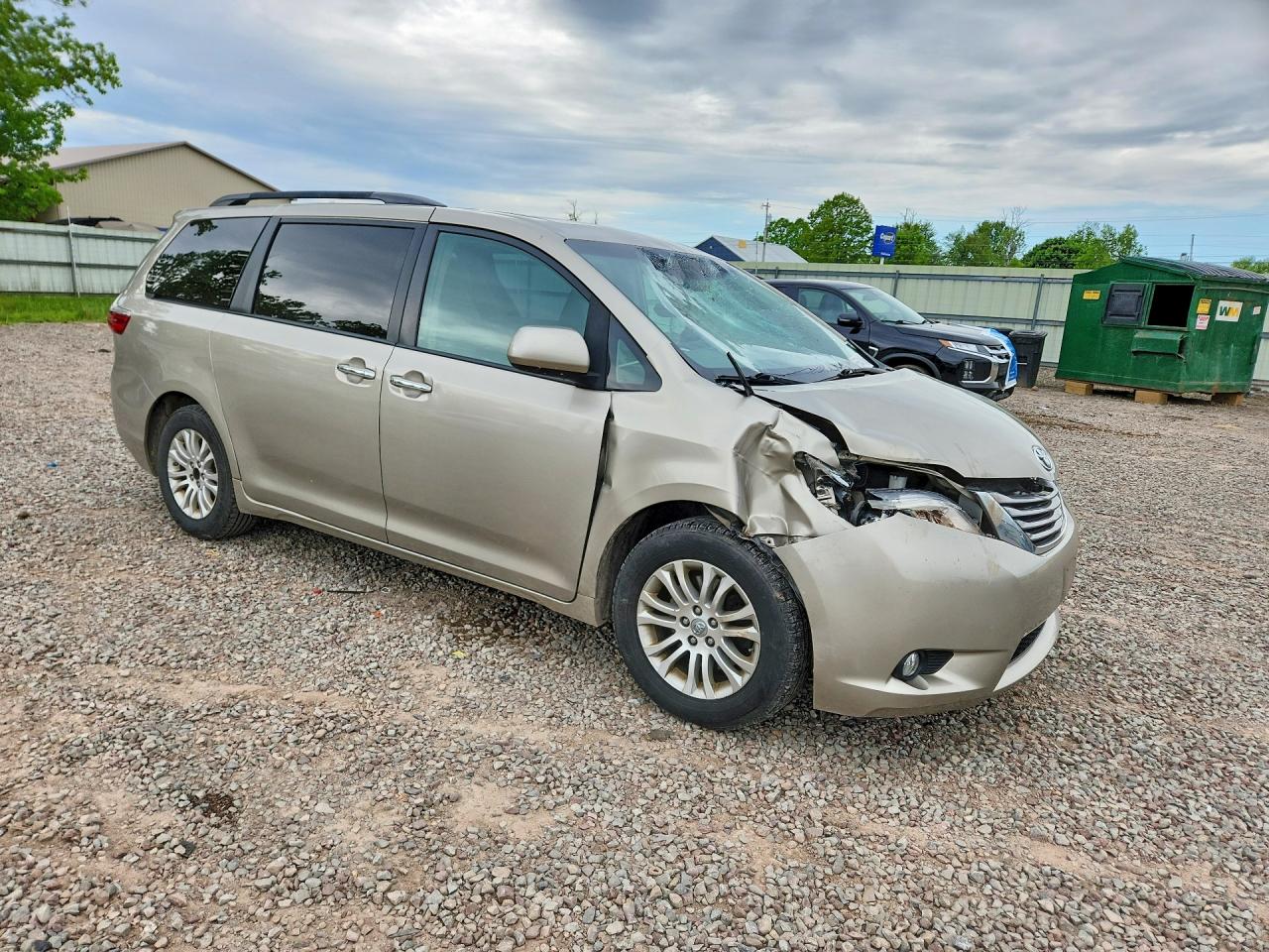 Toyota Sienna Xle 8-passenger