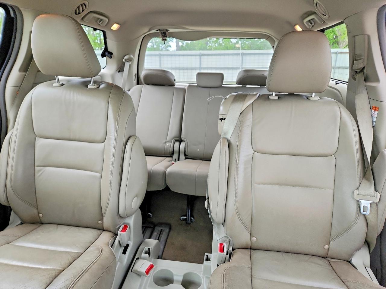 Toyota Sienna Xle 8-passenger