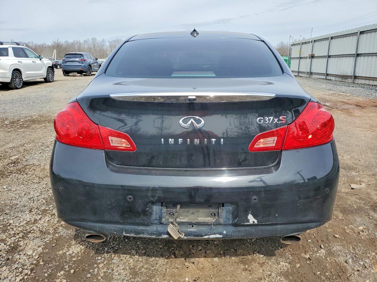 INFINITI G37 X