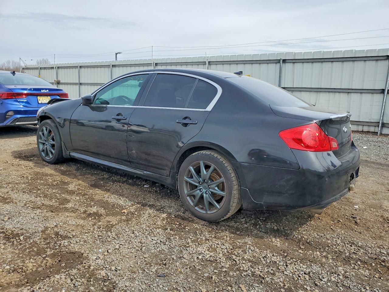 INFINITI G37 X