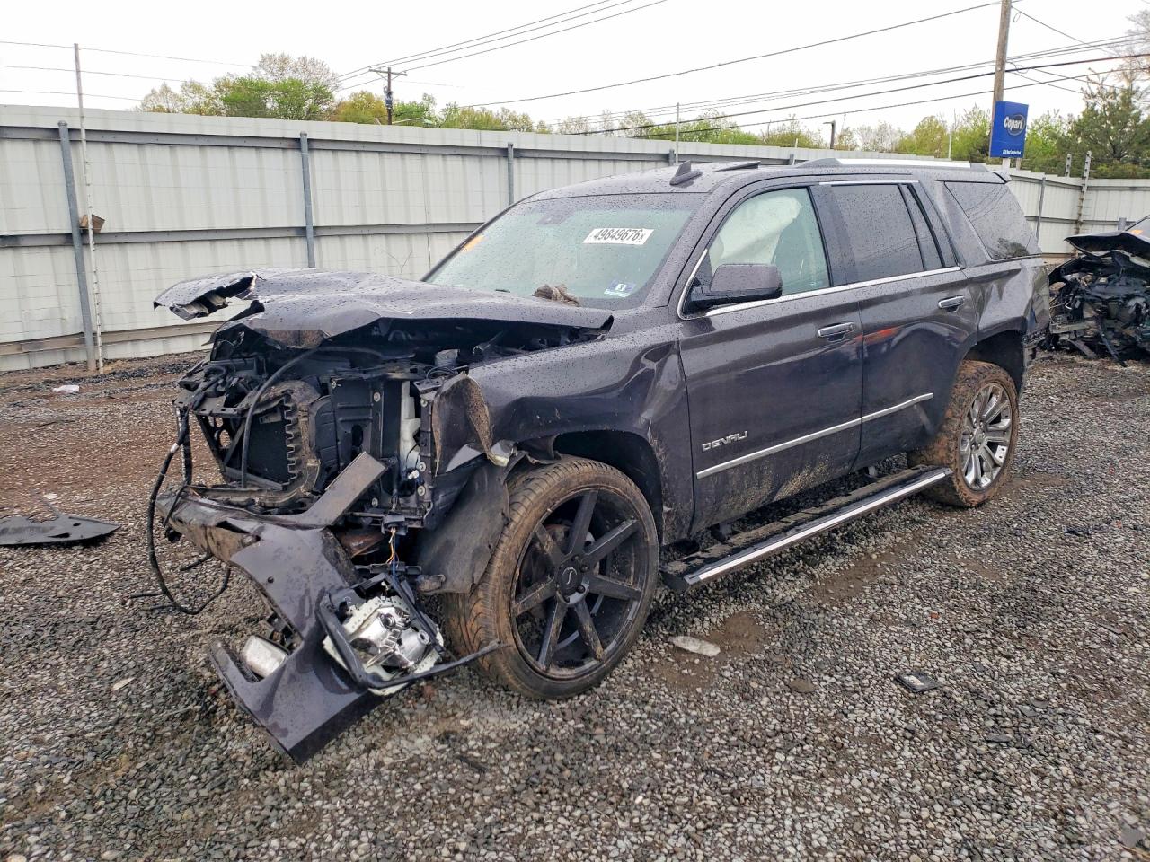 Salvage GMC Yukon Image