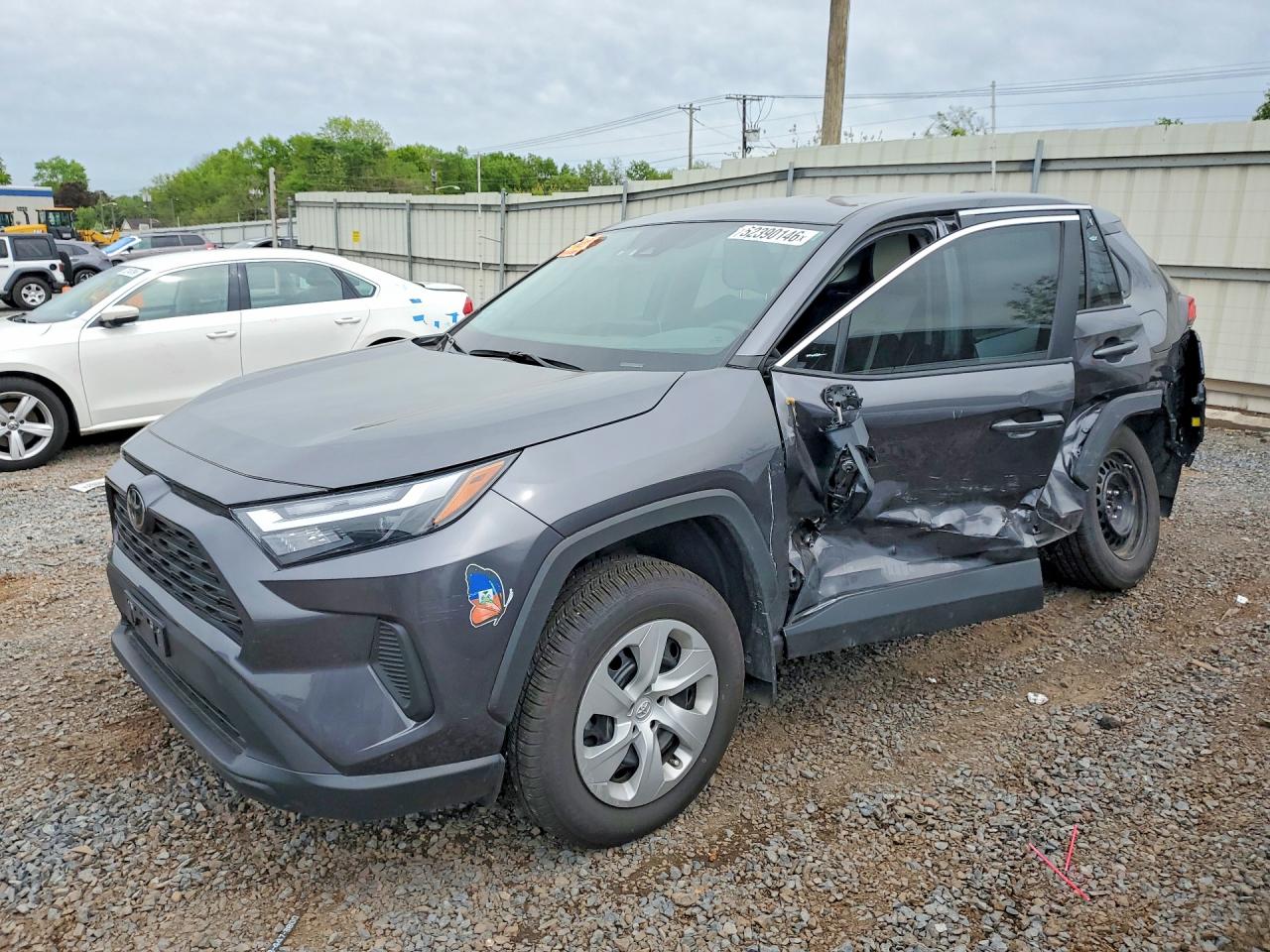 Salvage Toyota RAV4 Image