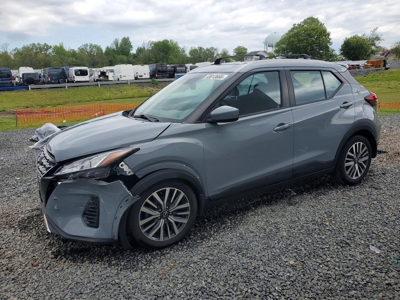 Salvage Nissan Kicks Image