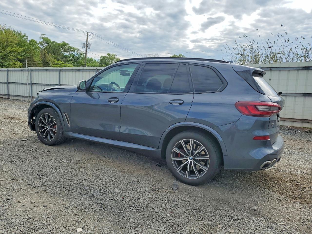 BMW X Series M50i