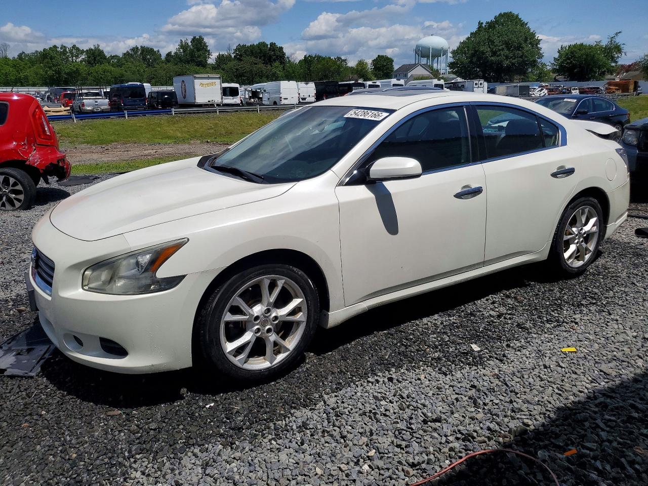 Salvage Nissan Maxima Image